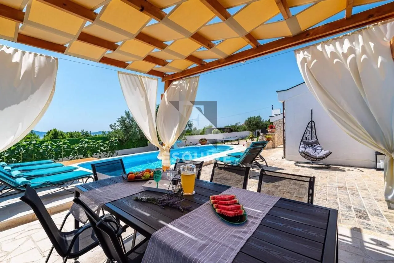 zadar - kuća sa bazenom i pogledom na terenu od 1200m2 - slika 4