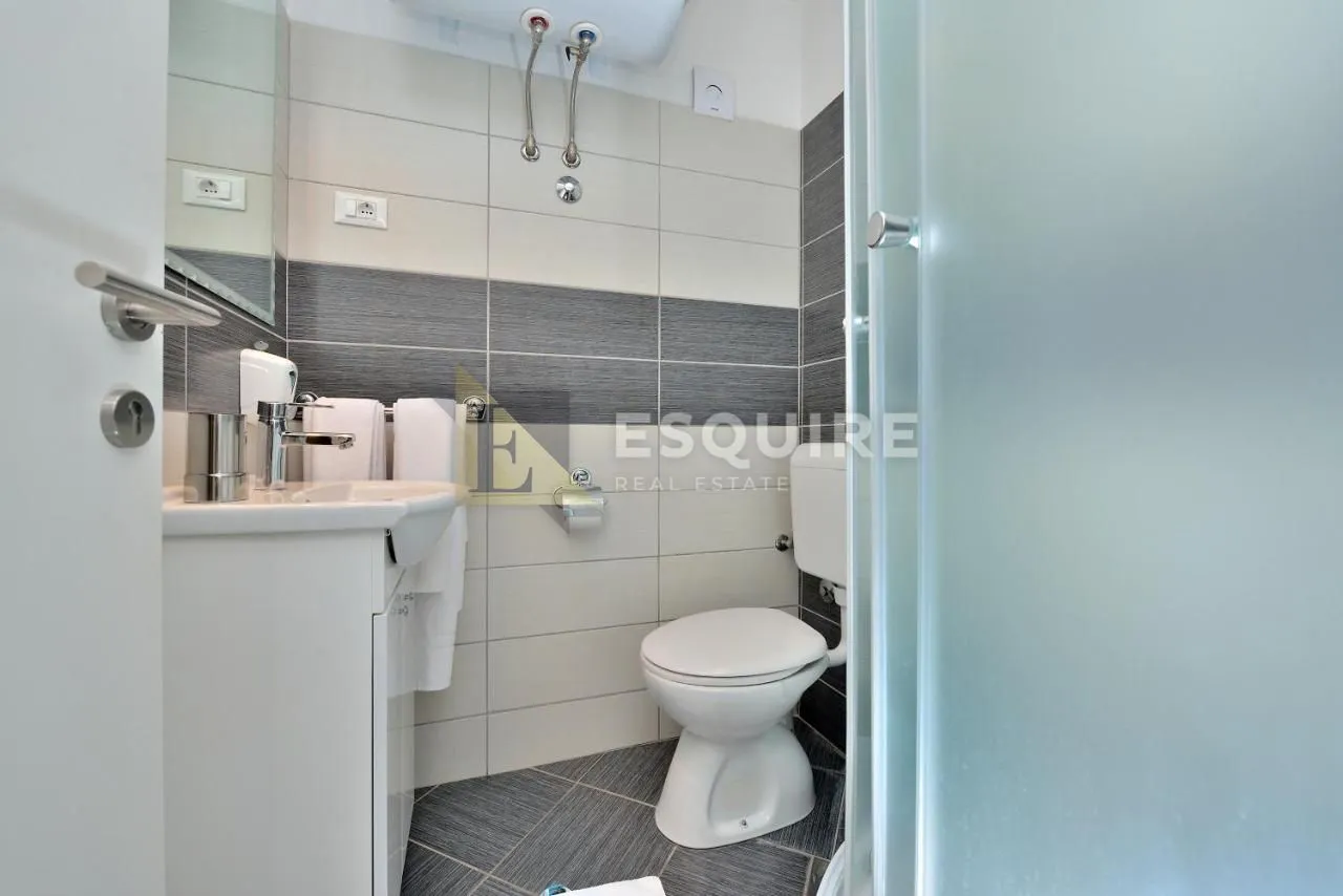 zadar - zgrada u centru stare jezgre grada sa 6 apartmana i 2 poslovna prostora - slika 12