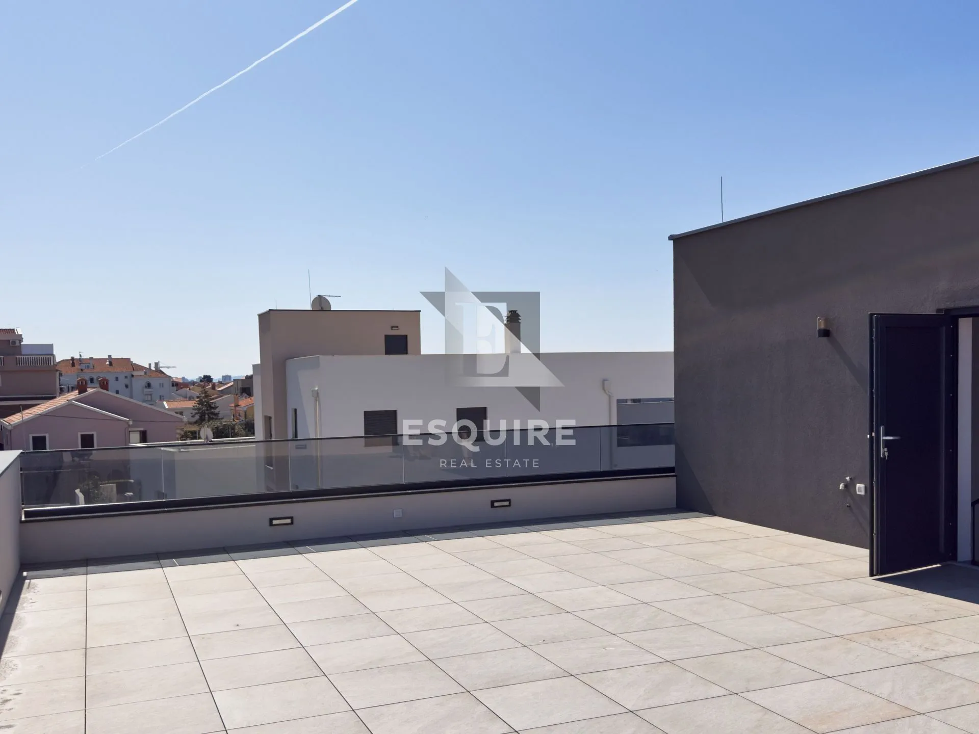 zadar - diklovac - trosoban namješten stan s vrtom i krovnom terasom - 141m2 - slika 29