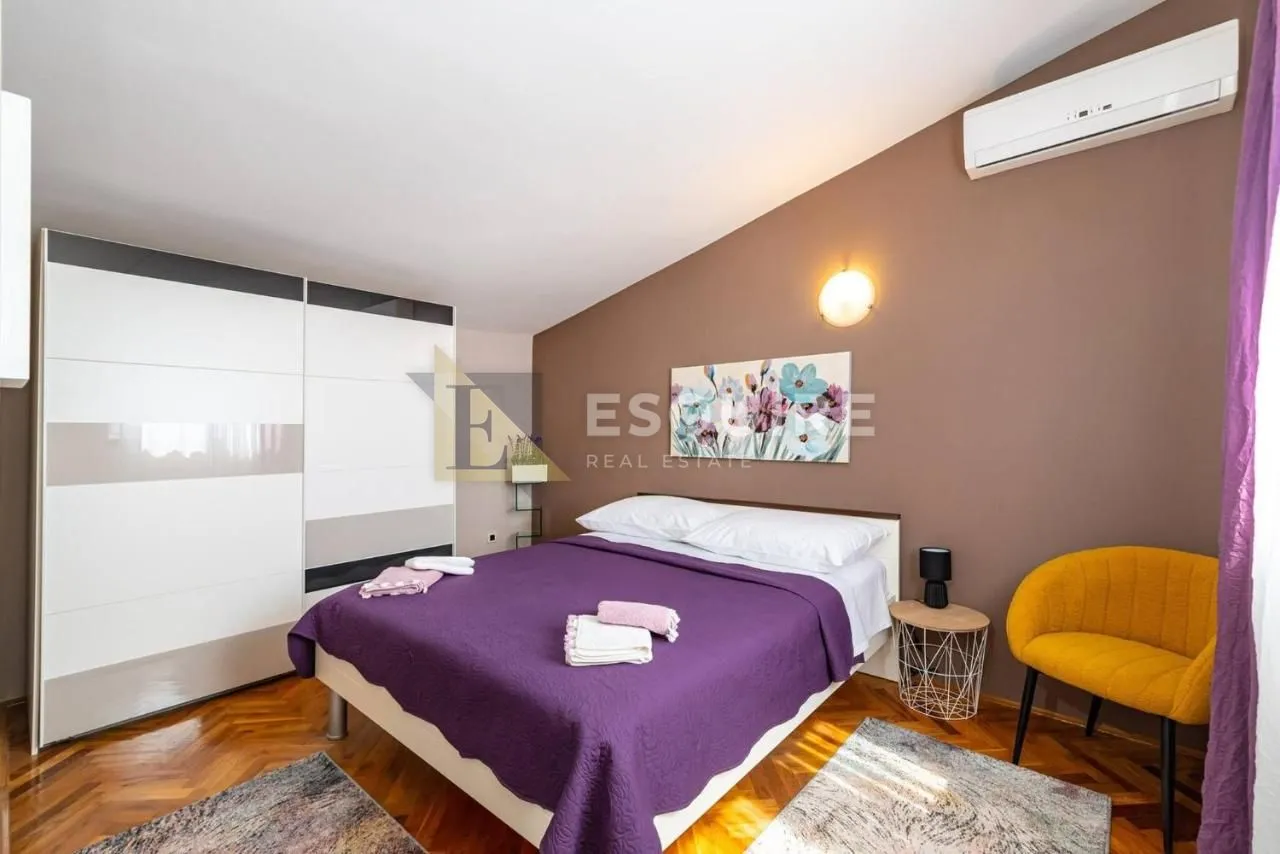 zadar - kuća sa bazenom i pogledom na terenu od 1200m2 - slika 36