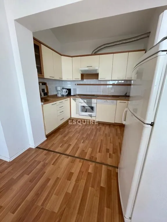 ljubač - samostojeća kuća s velikom okućnicom 1. red do mora - 702m2 - slika 5