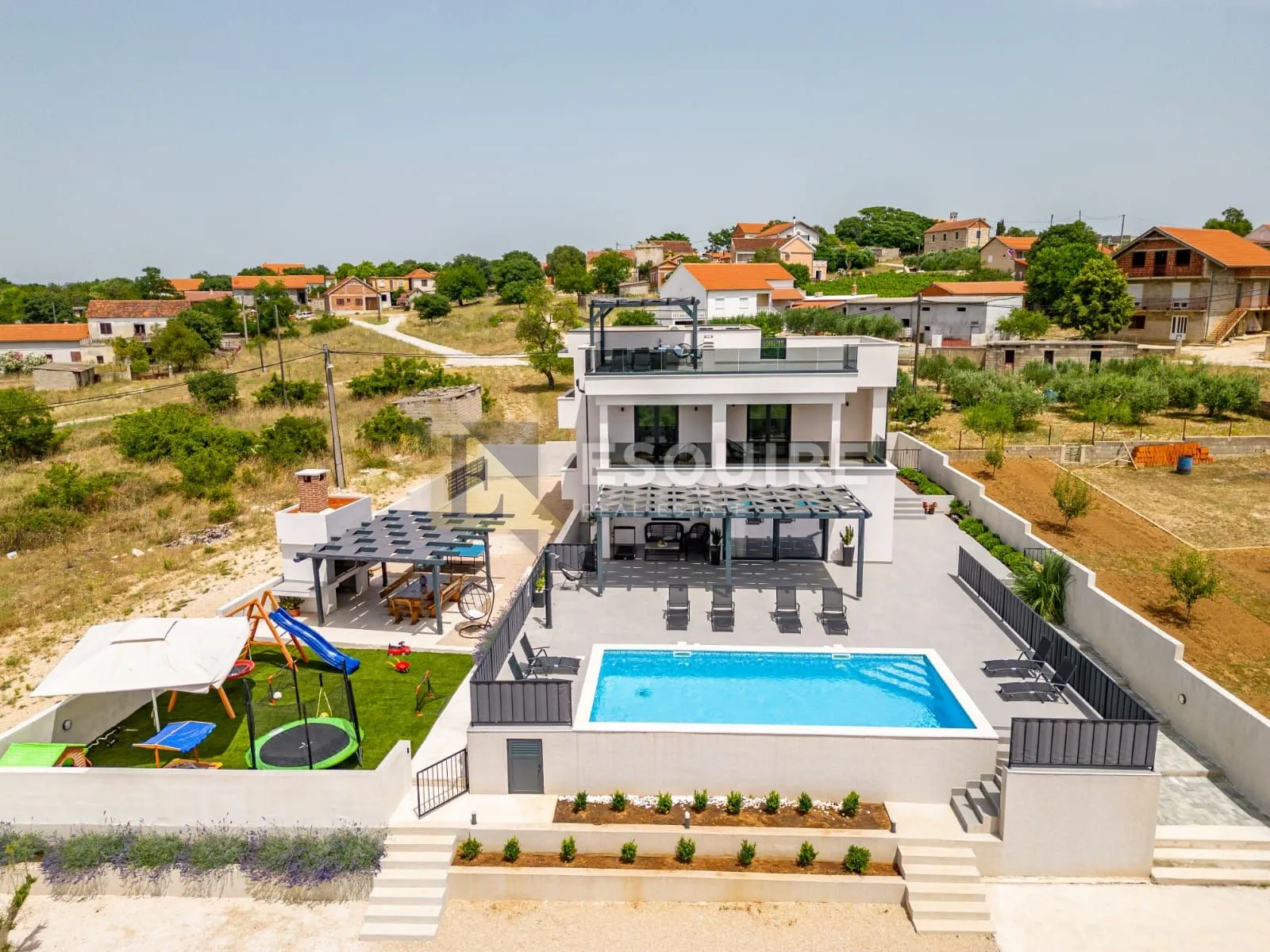tinj - luksuzna villa s velikom okucnicom - slika 35
