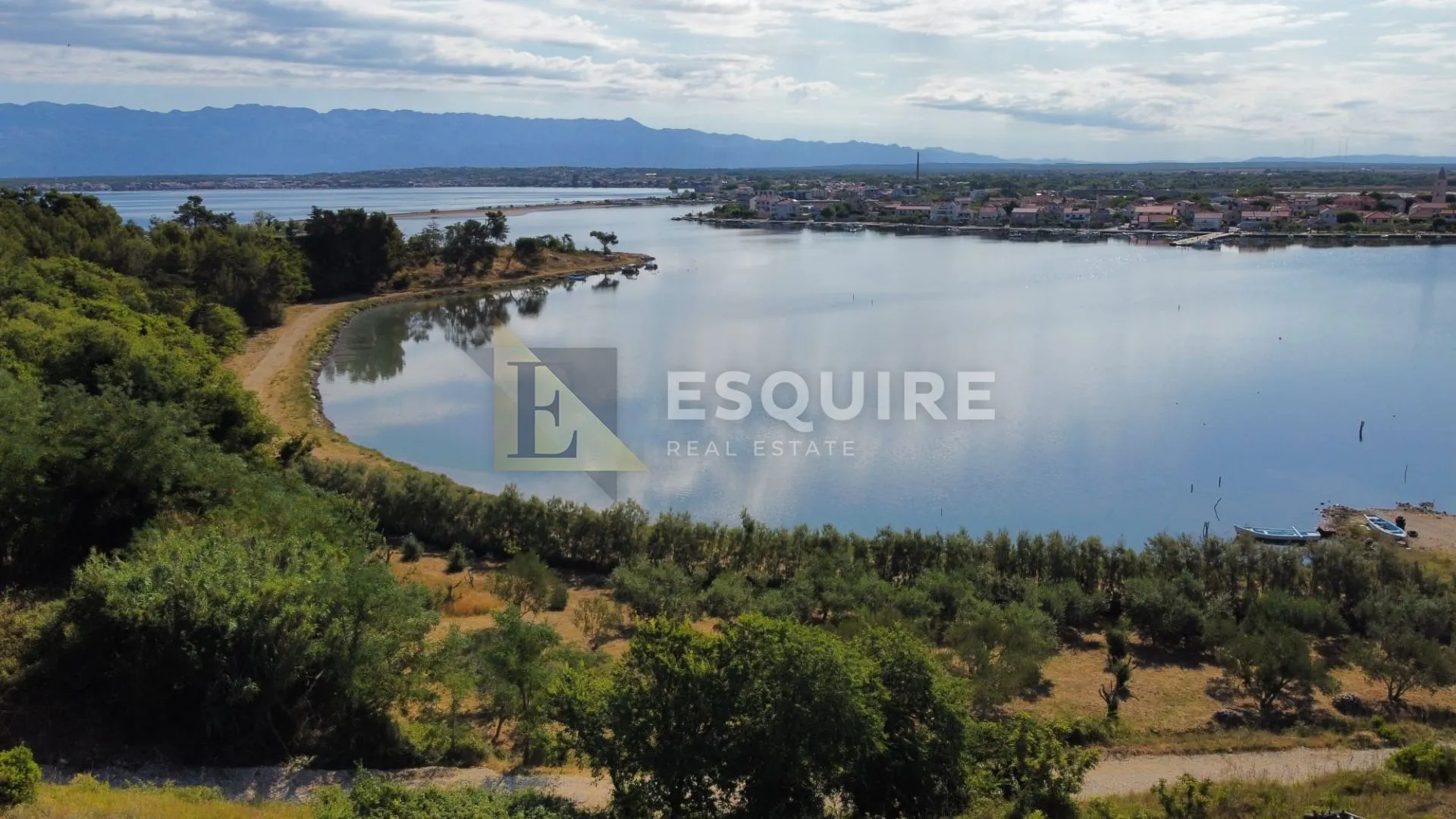 nin - ekskluzivna vila - prvi red uz pješćanu plažu - slika 11