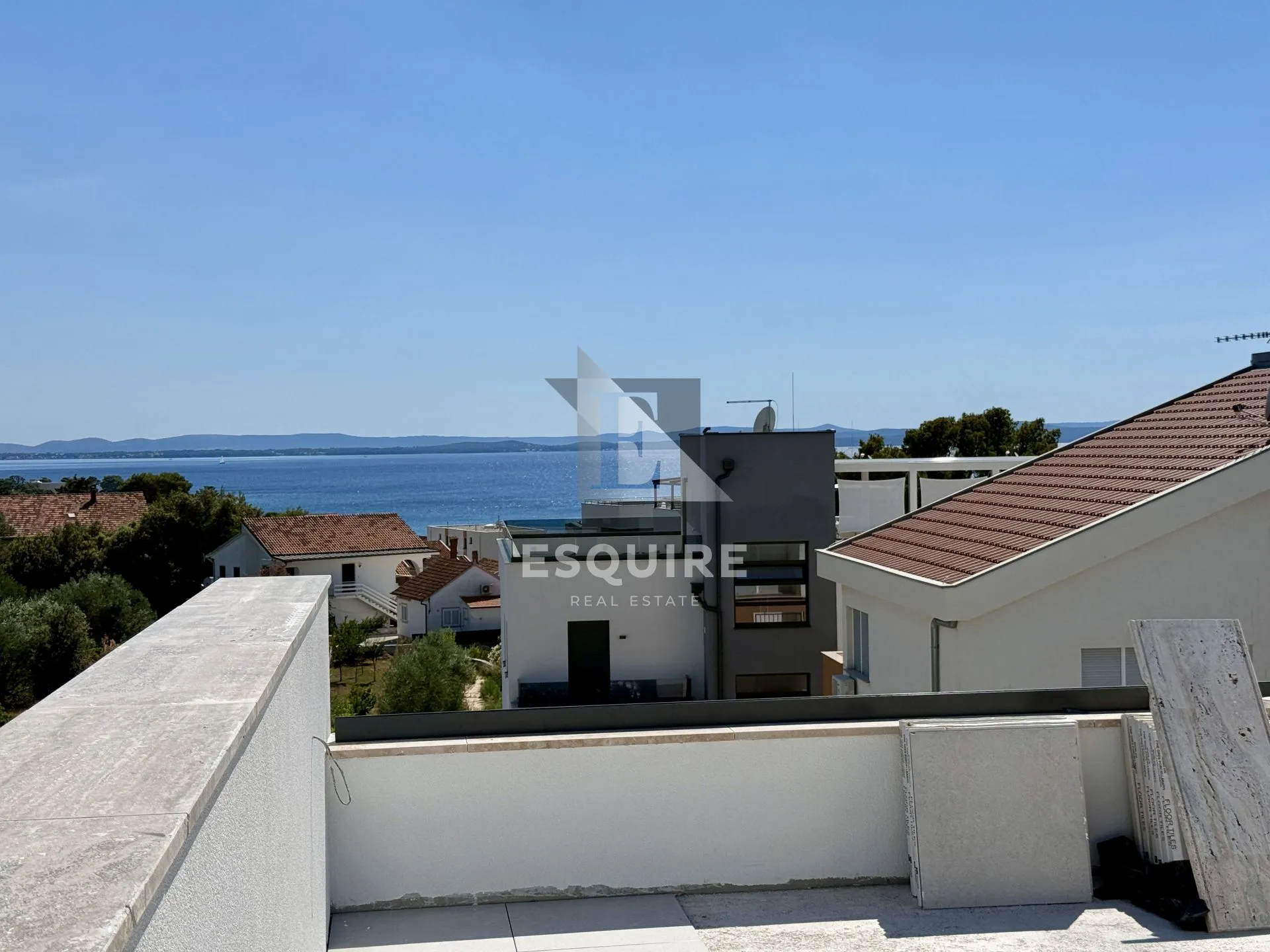 zadar – petrčane, ekskluzivan penthouse s4 s krovnom terasom i panoramskim pogledom na more!! - slika 1