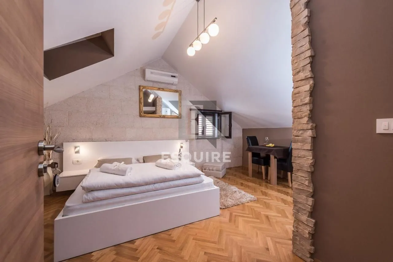 zadar - zgrada u centru stare jezgre grada sa 6 apartmana i 2 poslovna prostora - slika 5