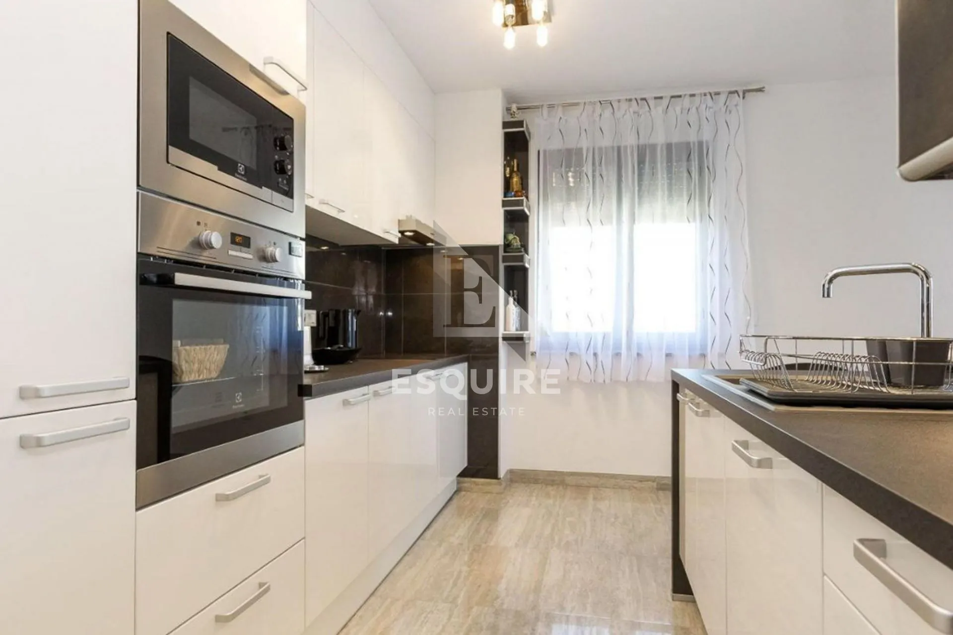sukošan - kuća sa tri stana ukupne stambene površine - 345m2 - slika 33