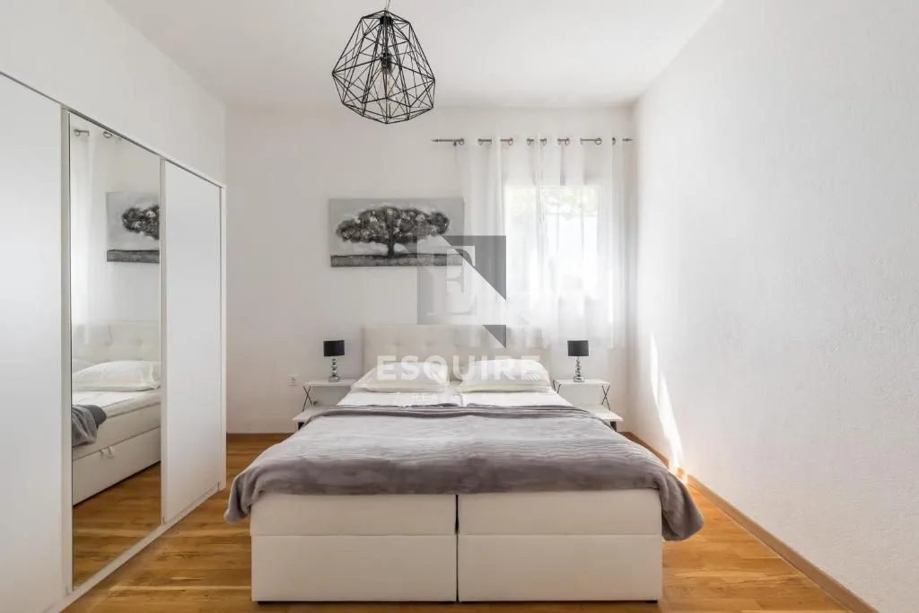 brač - sutivan - kuća sa dvije stambene jedinice i bazenom - 425m2 - slika 5