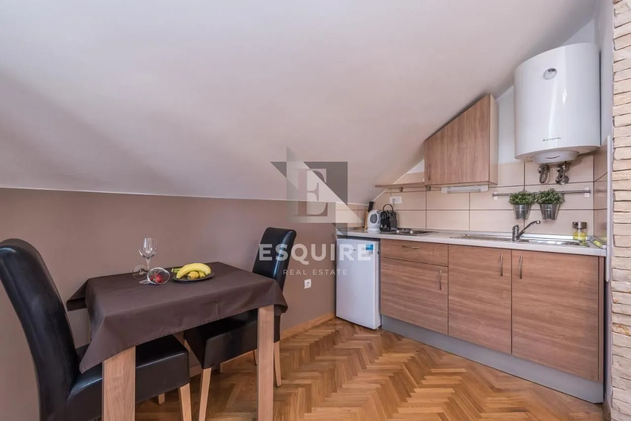 zadar - zgrada u centru stare jezgre grada sa 6 apartmana i 2 poslovna prostora - slika 19