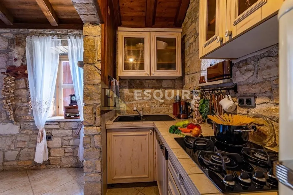 posedarje - vila s bazenom uz more- 2.redo od mora - slika 22