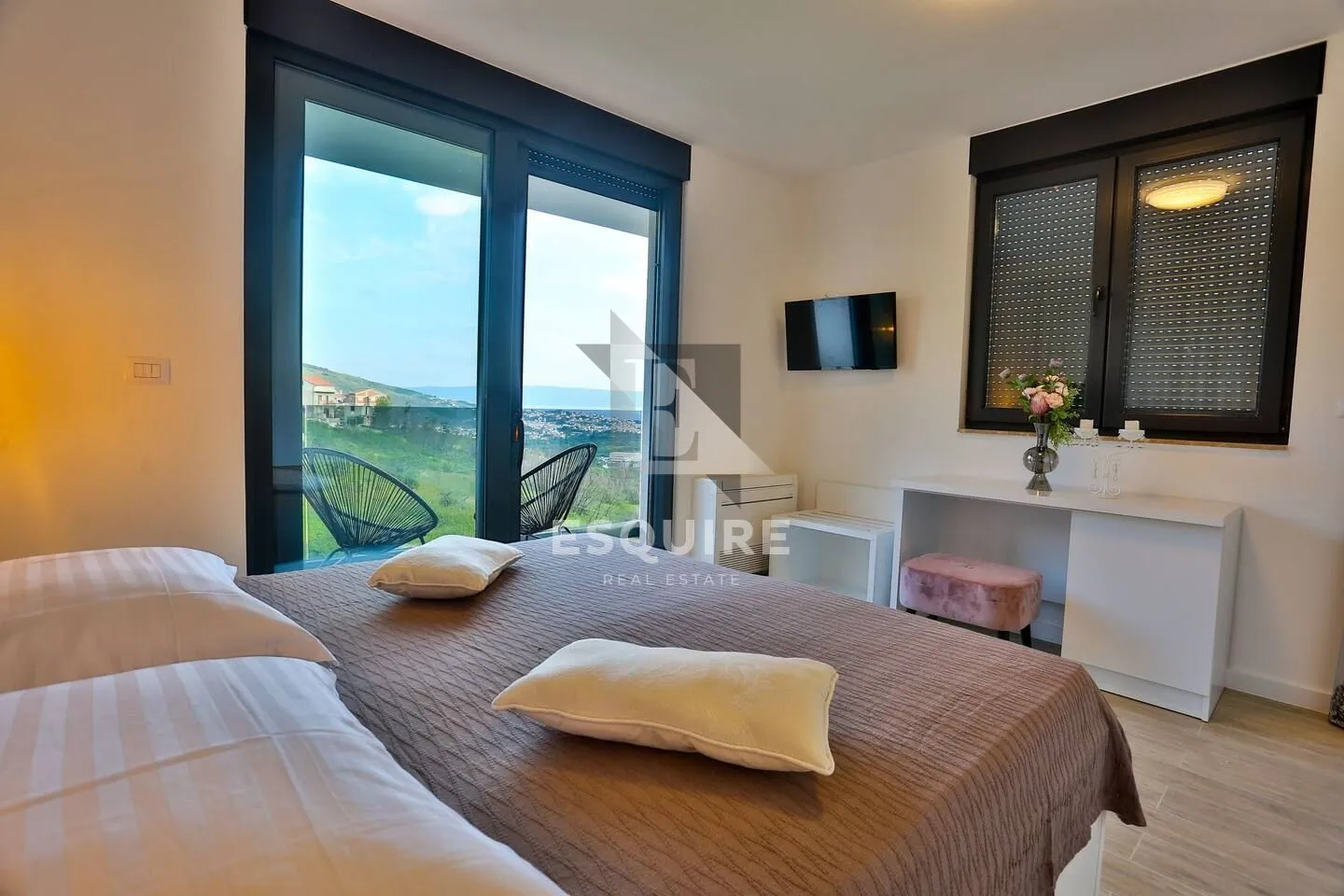 luksuzna vila s bazenom, okolica splita - slika 49