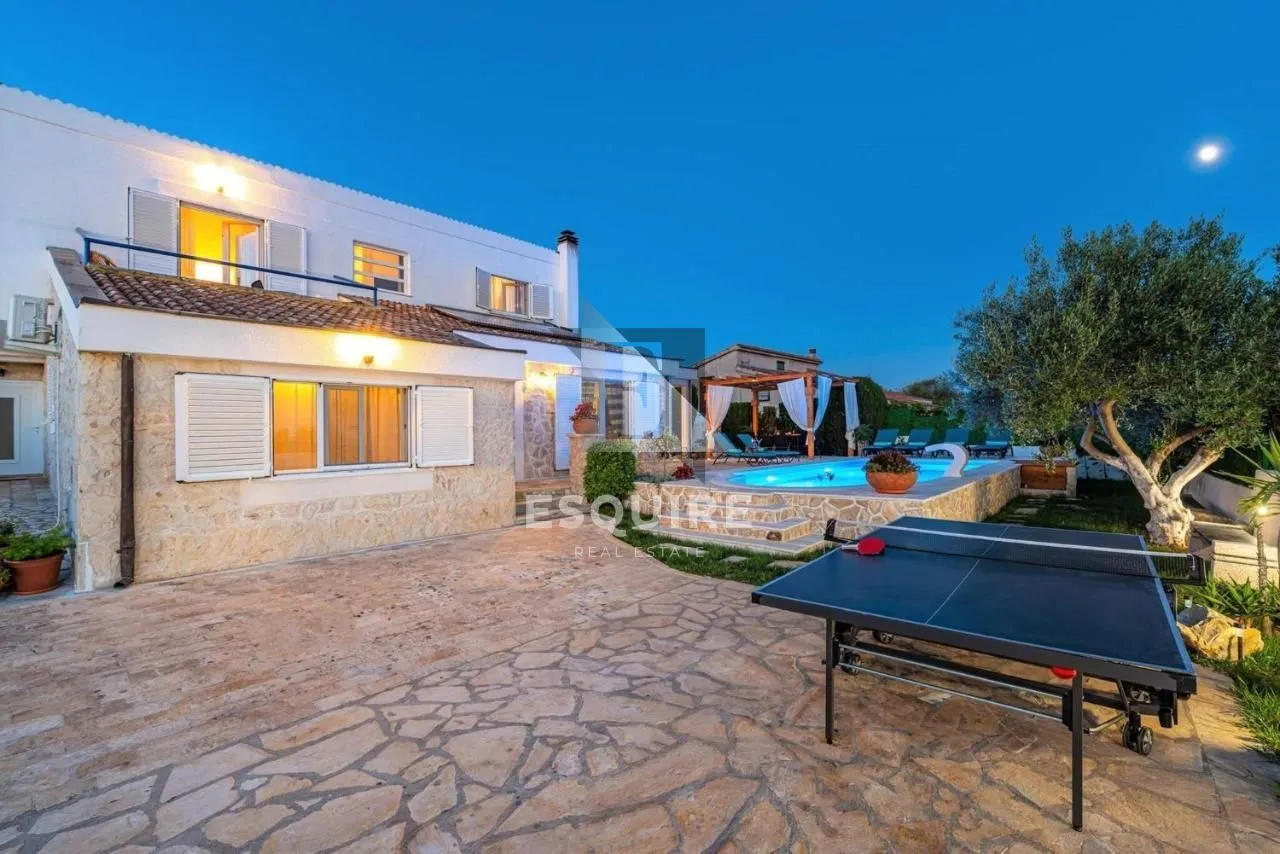 zadar - kuća sa bazenom i pogledom na terenu od 1200m2 - slika 18
