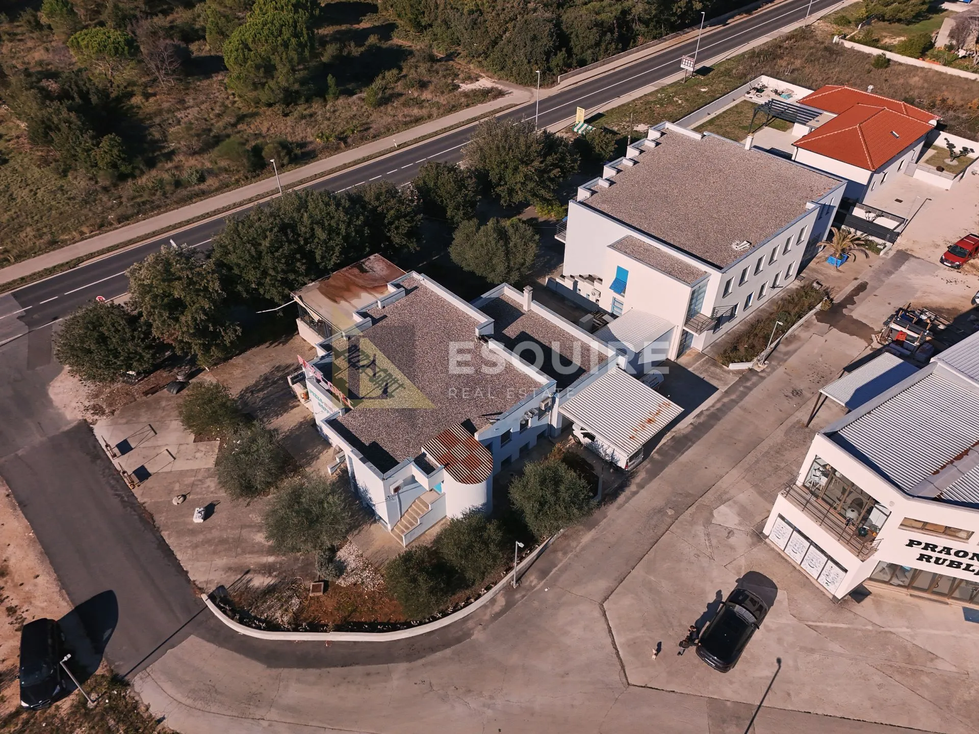 zaton - dvije poslovno stambene zgrade - 1200m2 - slika 2