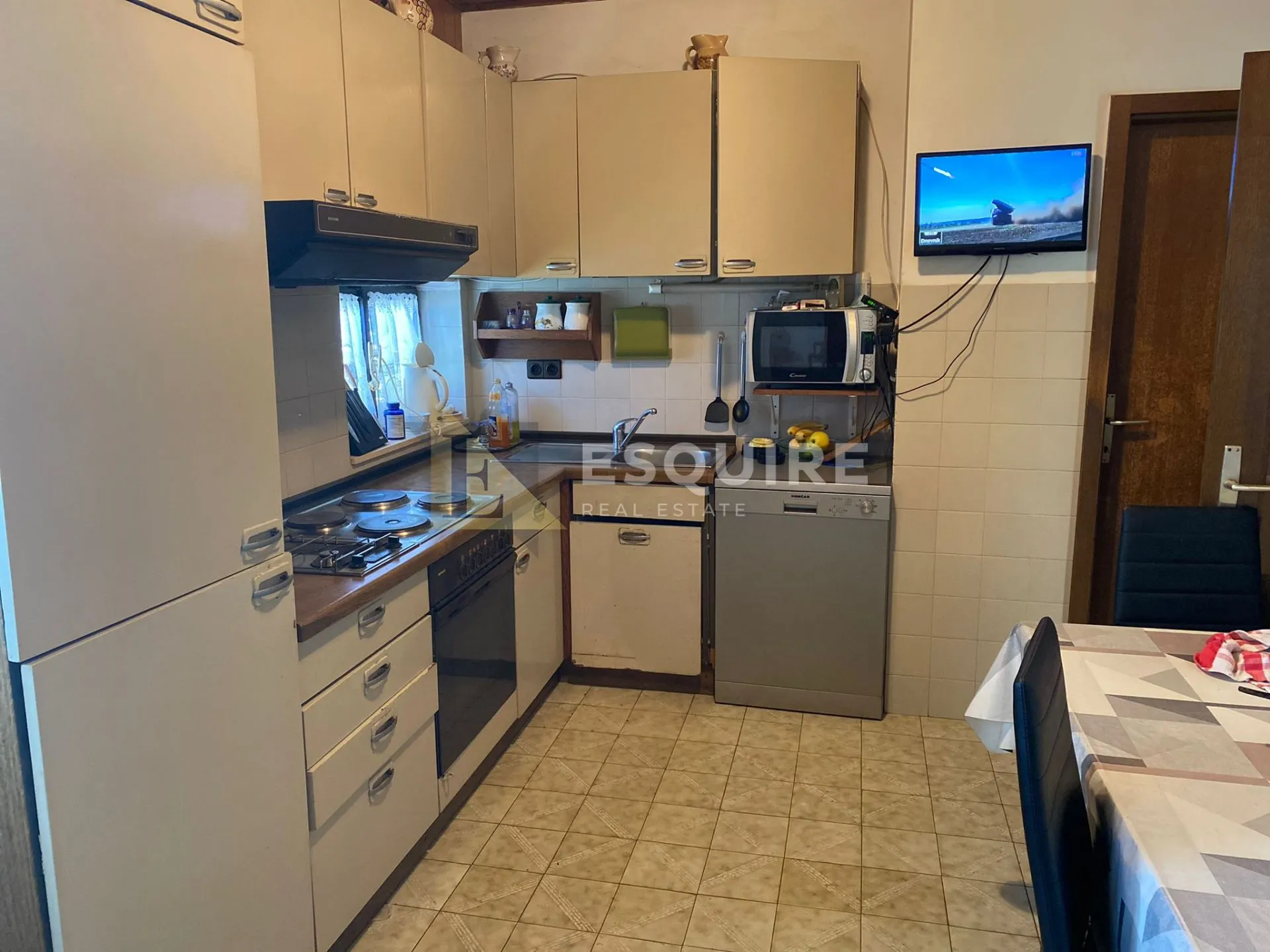 brač - sutivan - kuća sa dvije stambene jedinice i bazenom - 425m2 - slika 33