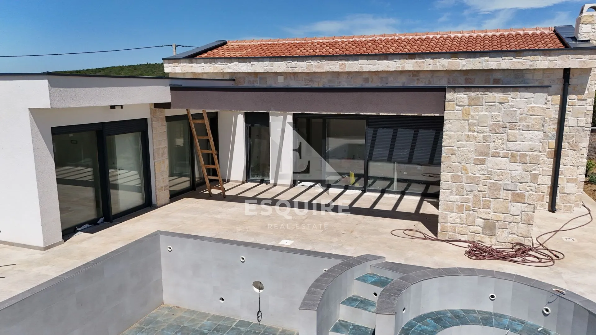 zadar - debeljak trosobna vila s bazenom - 145m2 - slika 2