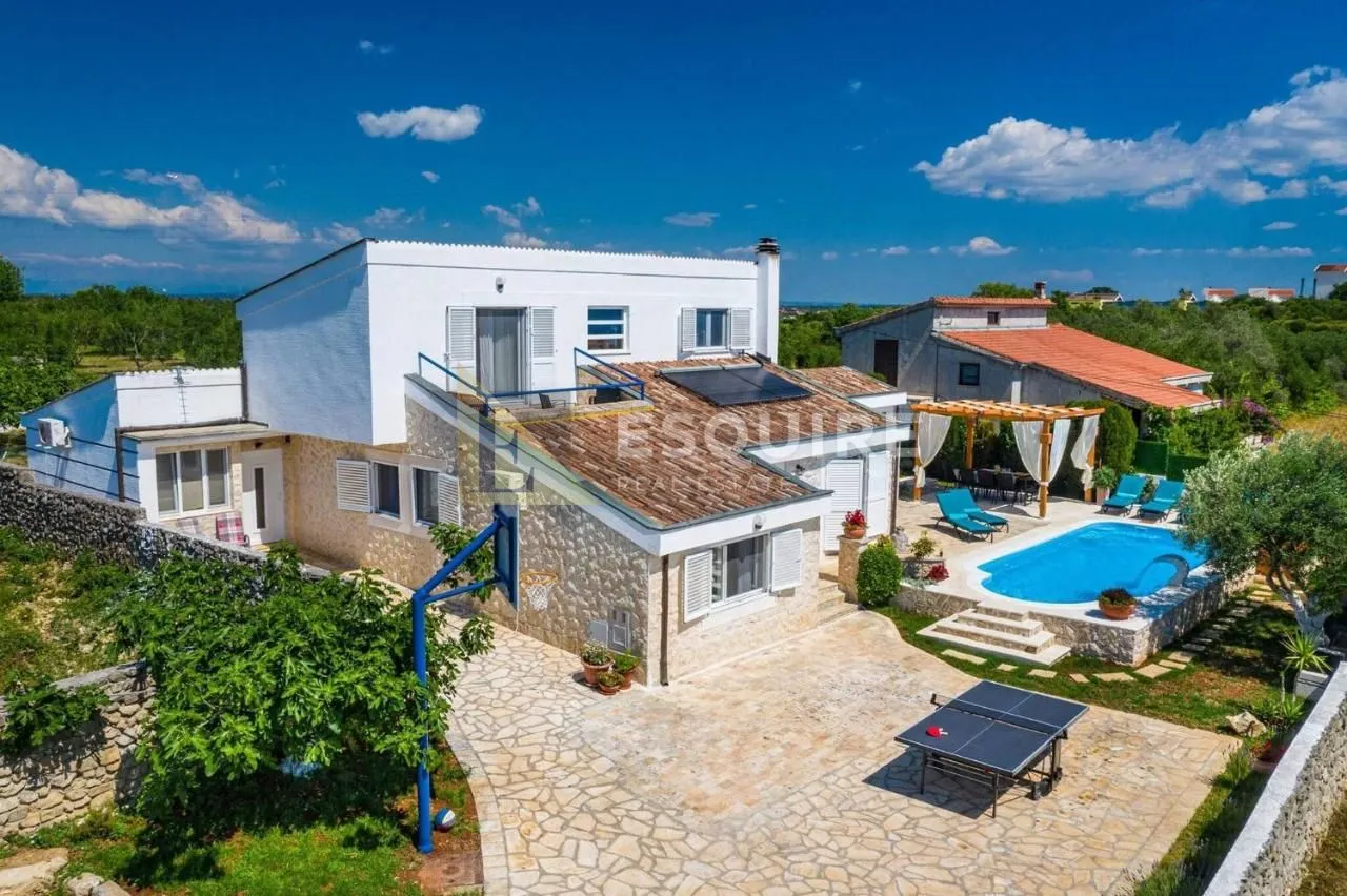 zadar - kuća sa bazenom i pogledom na terenu od 1200m2 - slika 3