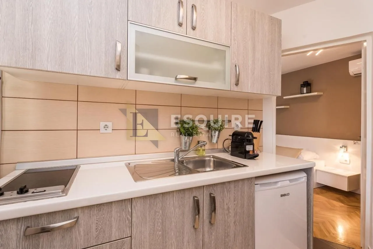 zadar - zgrada u centru stare jezgre grada sa 6 apartmana i 2 poslovna prostora - slika 32
