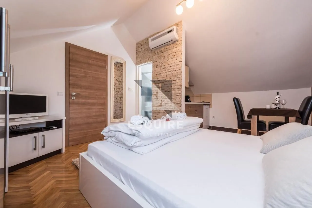 zadar - zgrada u centru stare jezgre grada sa 6 apartmana i 2 poslovna prostora - slika 23
