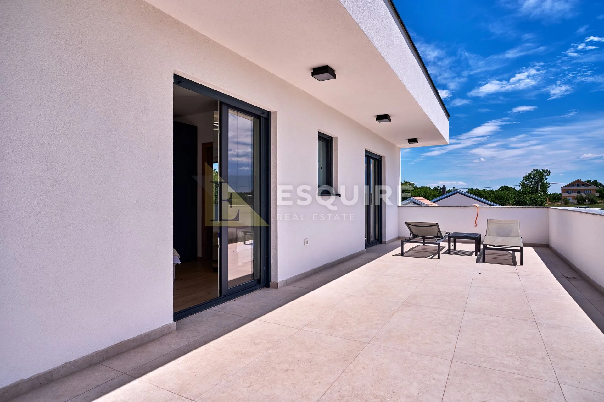 nin - žerava - moderna trosobna vila s bazenom - 188m2 - slika 32