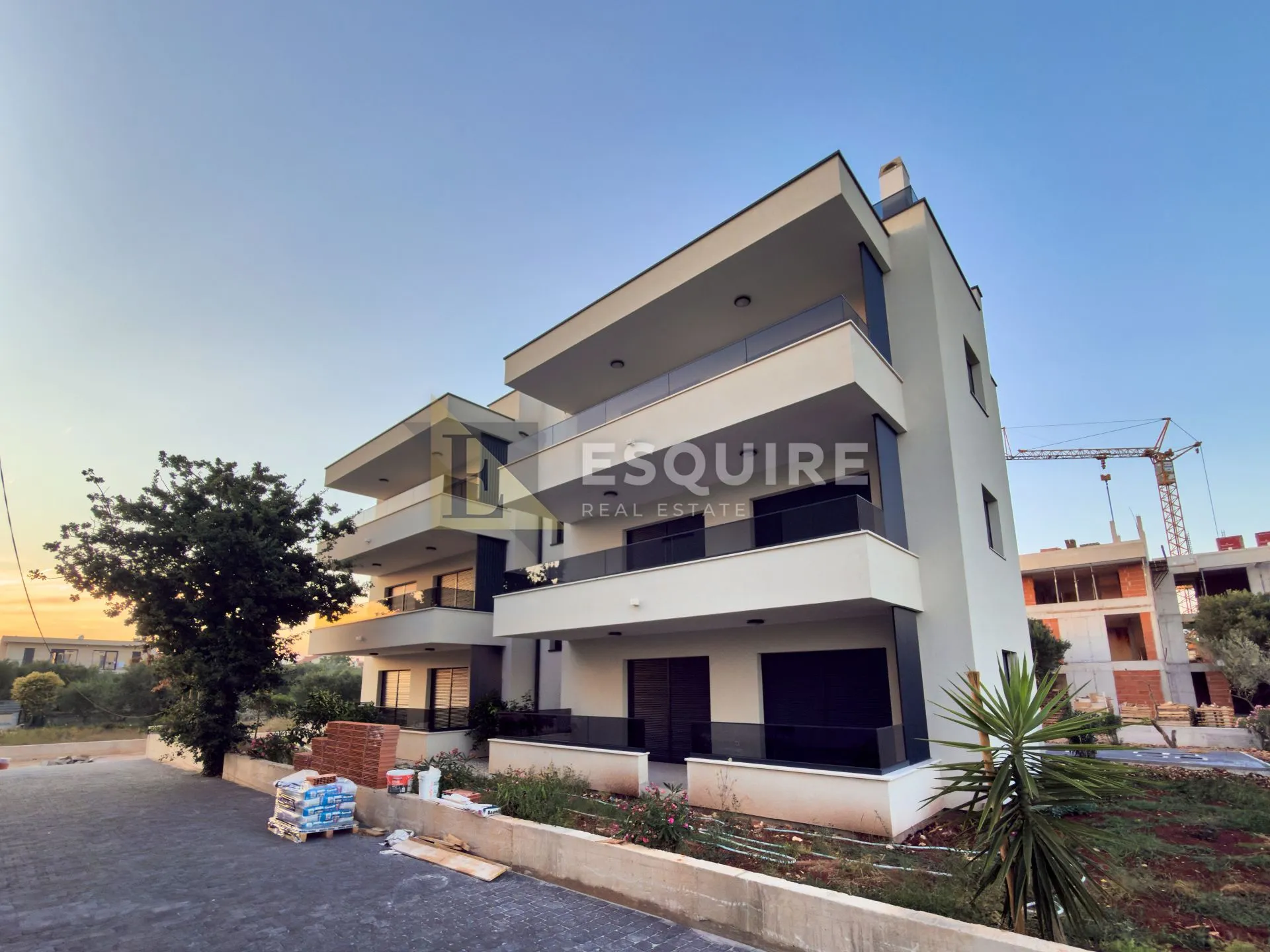 SUKOŠAN - Dvosoban penthouse S5, izlaz iz stana na krovnu terasu - 92m2!