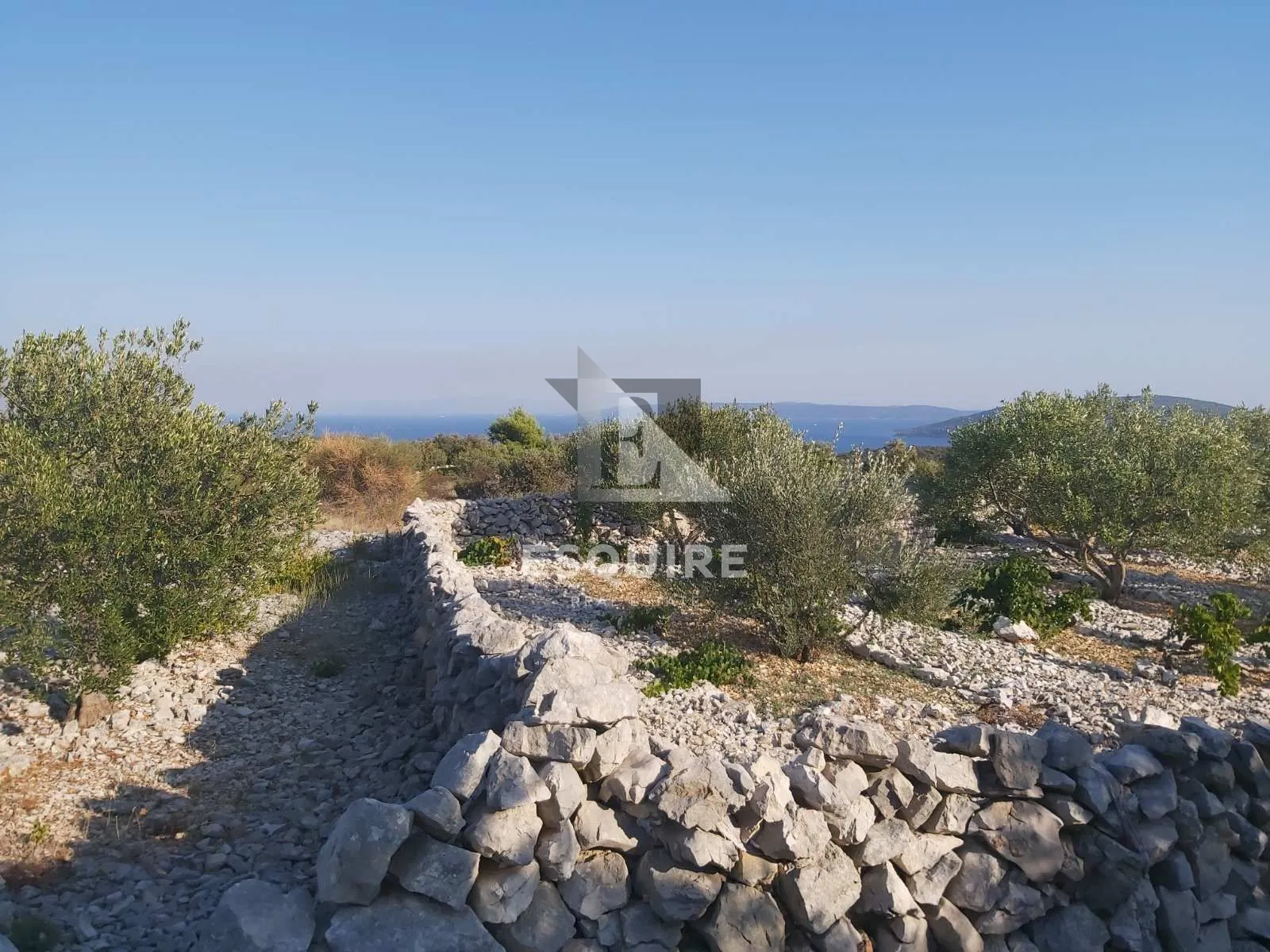 vinišće - t2 zona - građevinsko zemljište - 7.900m2 - slika 2