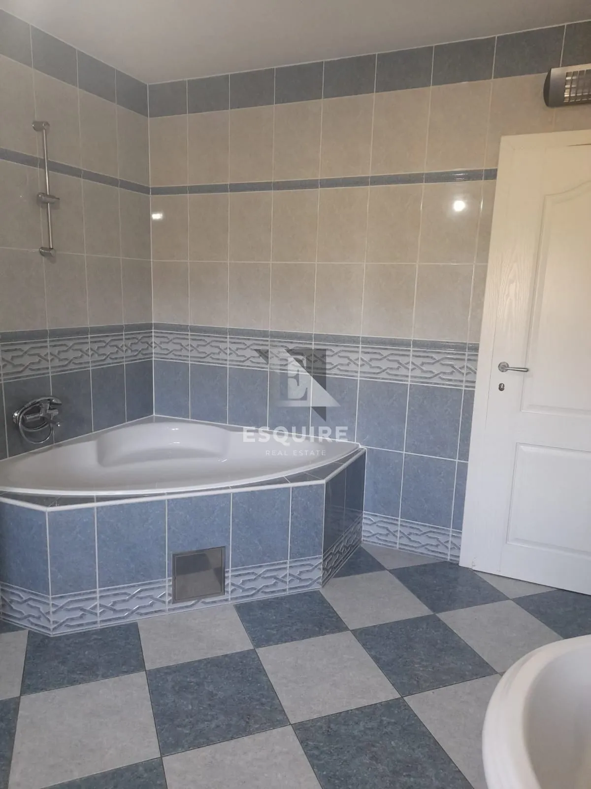 bibinje - prilika trosoban stan s 4 parkirna mjesta, mogućnost podjele u dva stana - 149m2 - slika 7
