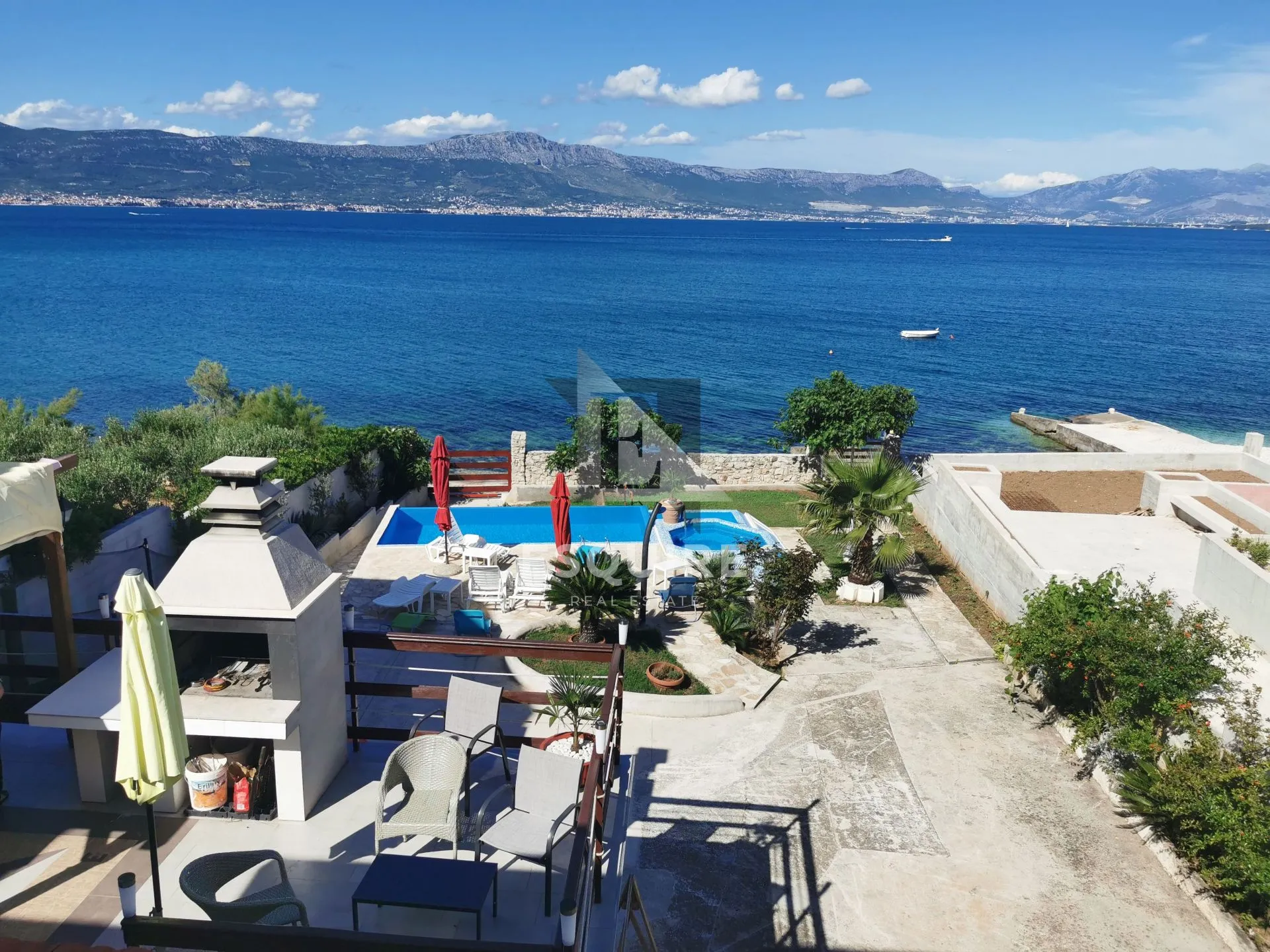 čiovo - slatine villa u prvom redu do mora - slika 18
