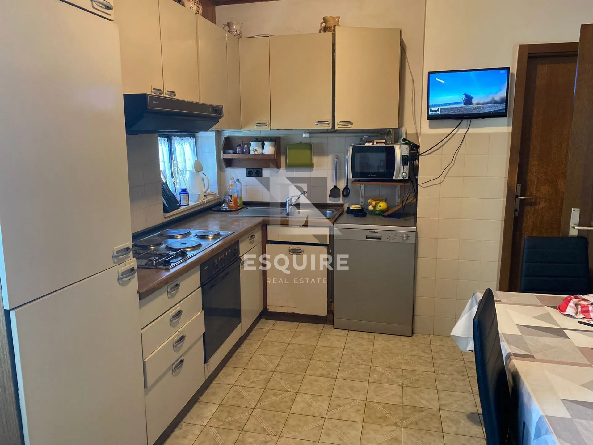 brač - sutivan - kuća sa dvije stambene jedinice i bazenom - 425m2 - slika 33