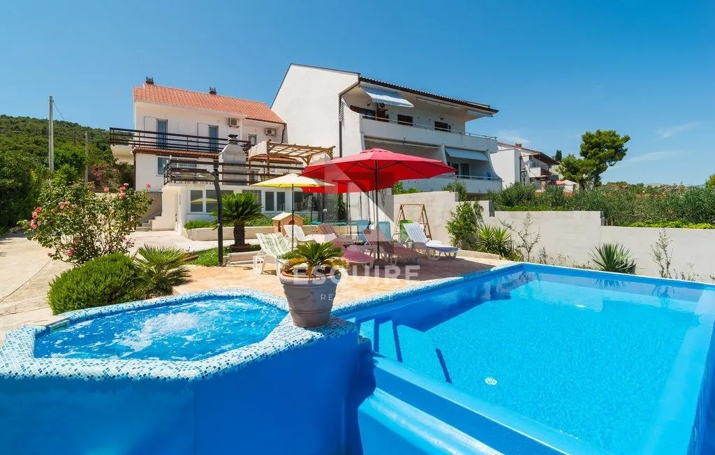 čiovo - slatine villa u prvom redu do mora - slika 32