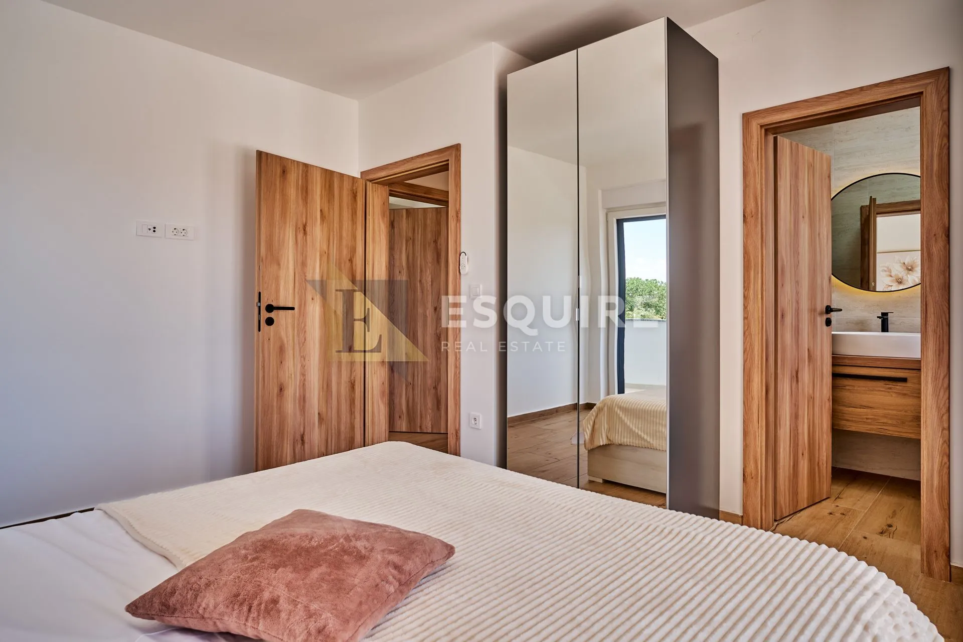 nin - žerava - moderna trosobna vila s bazenom - 188m2 - slika 30