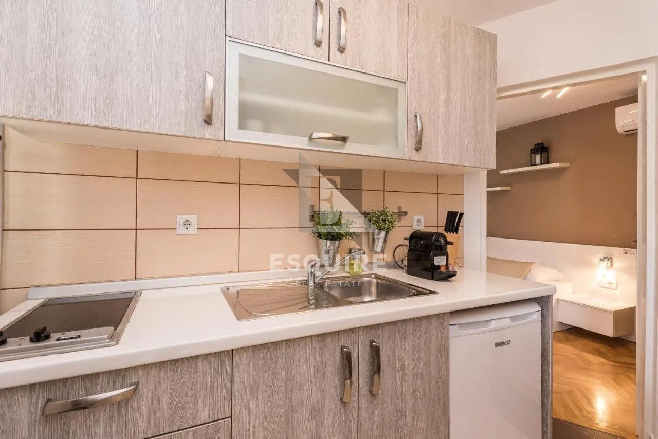 zadar - zgrada u centru stare jezgre grada sa 6 apartmana i 2 poslovna prostora - slika 32