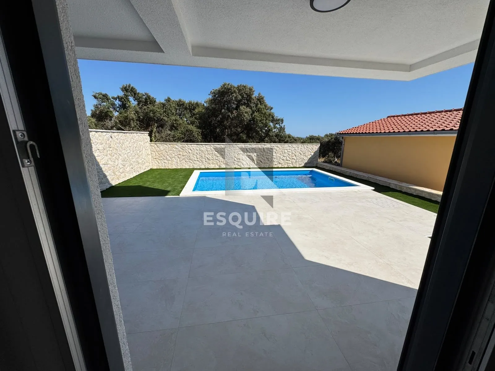 pag - mandre trosoban apartman s bazenom - 110m2 - slika 6