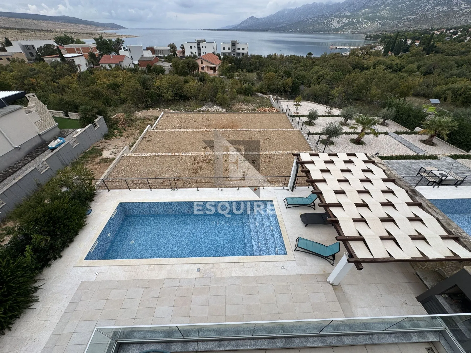 rovanjska - vila katnica s bazenom i velikim vrtom u blizini mora - 270m2 - slika 3