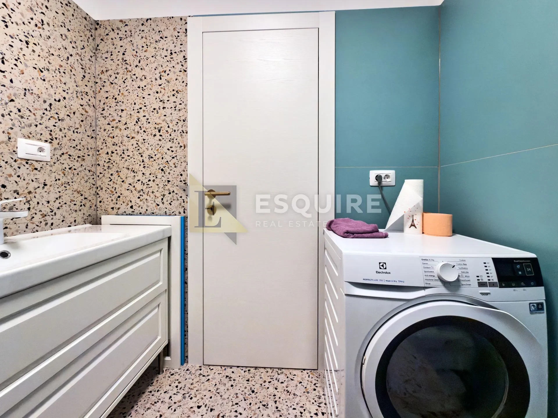 bili brig - potpuno renoviran dvosoban stan - 75m2 - slika 11