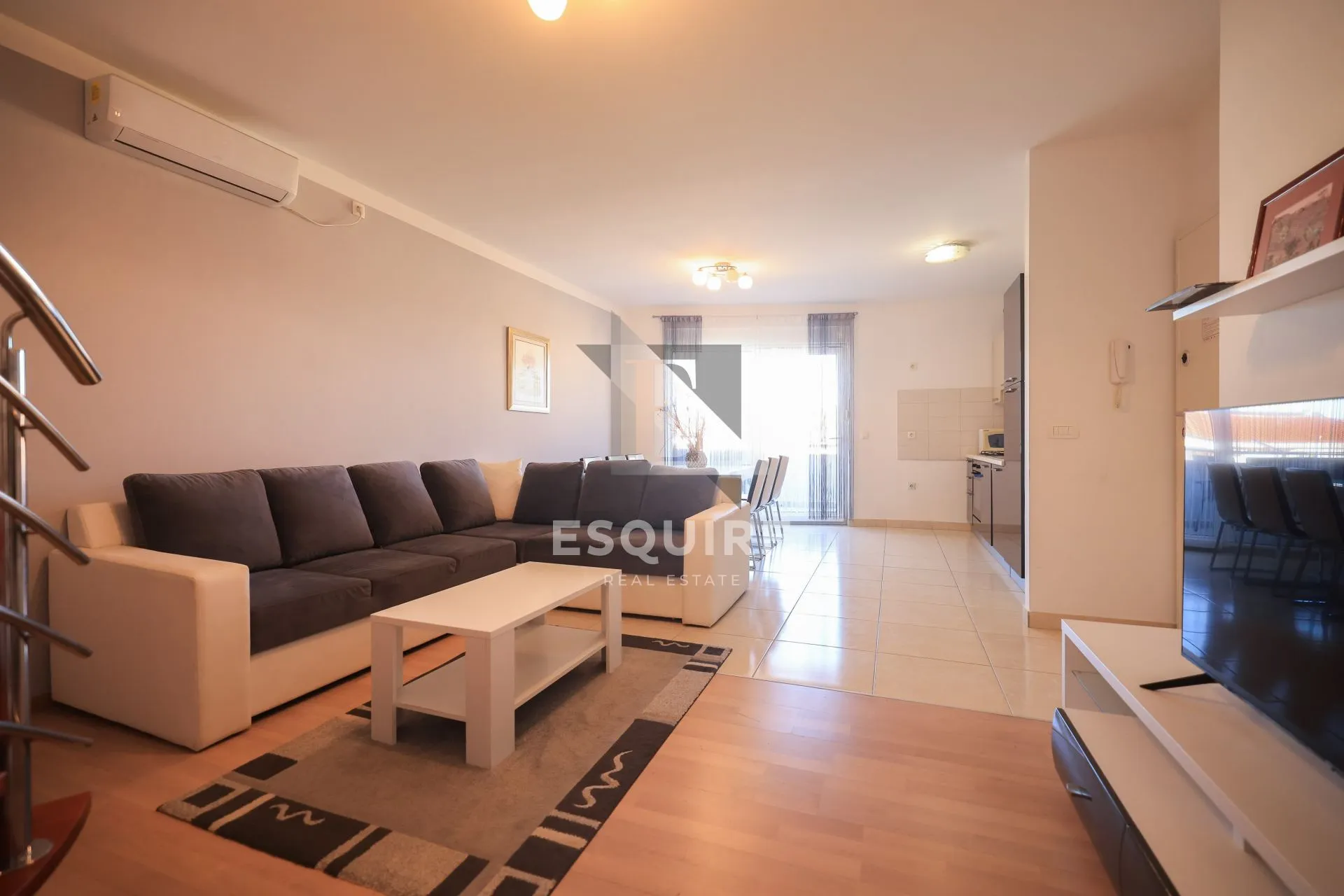 zaton - nin dvoetažni namješten apartman 135,37 m² - 250 m od mora! - slika 4