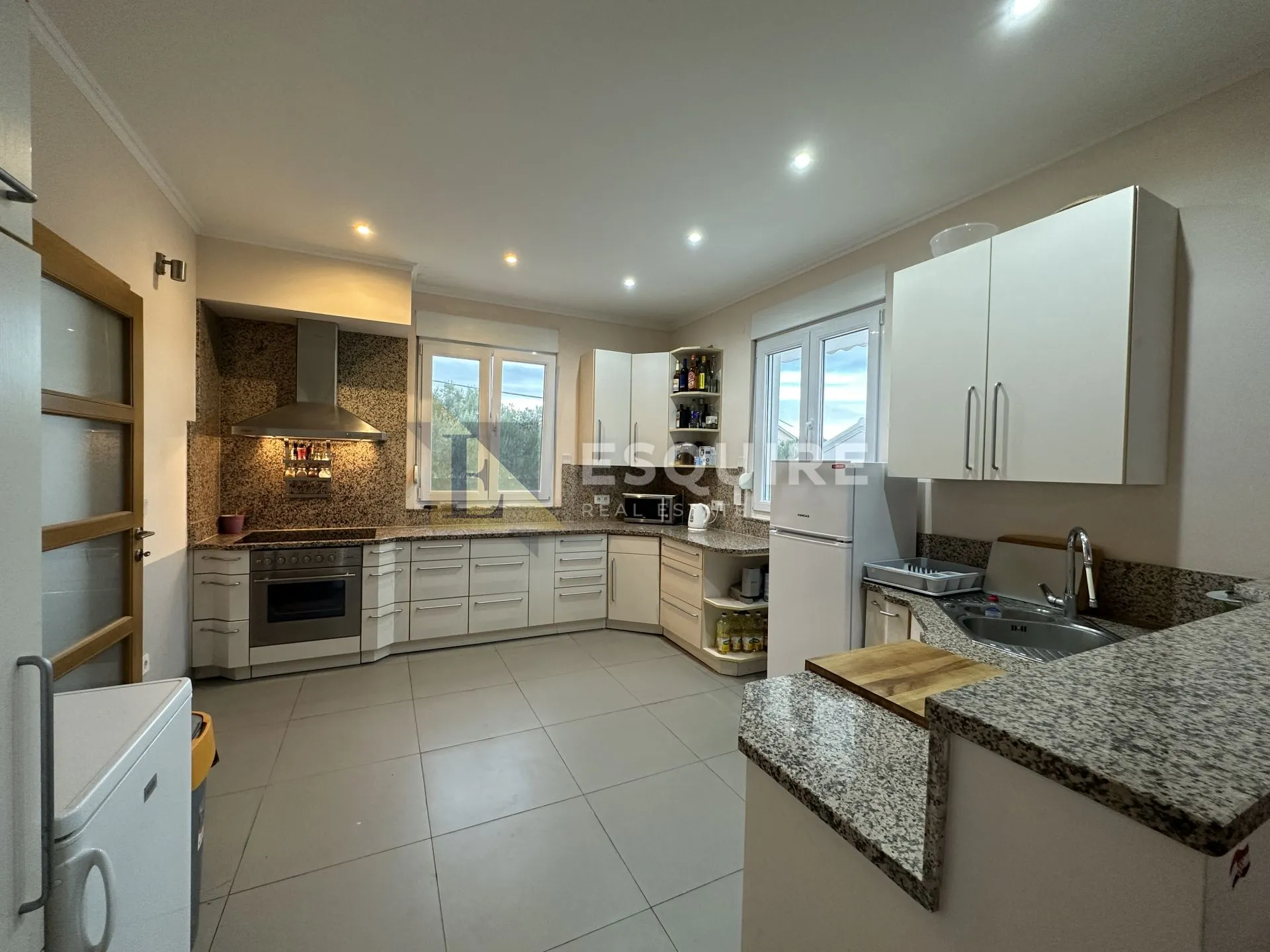donja jagodnja - apartmanska kuća s bazenom - 540m2 - slika 13