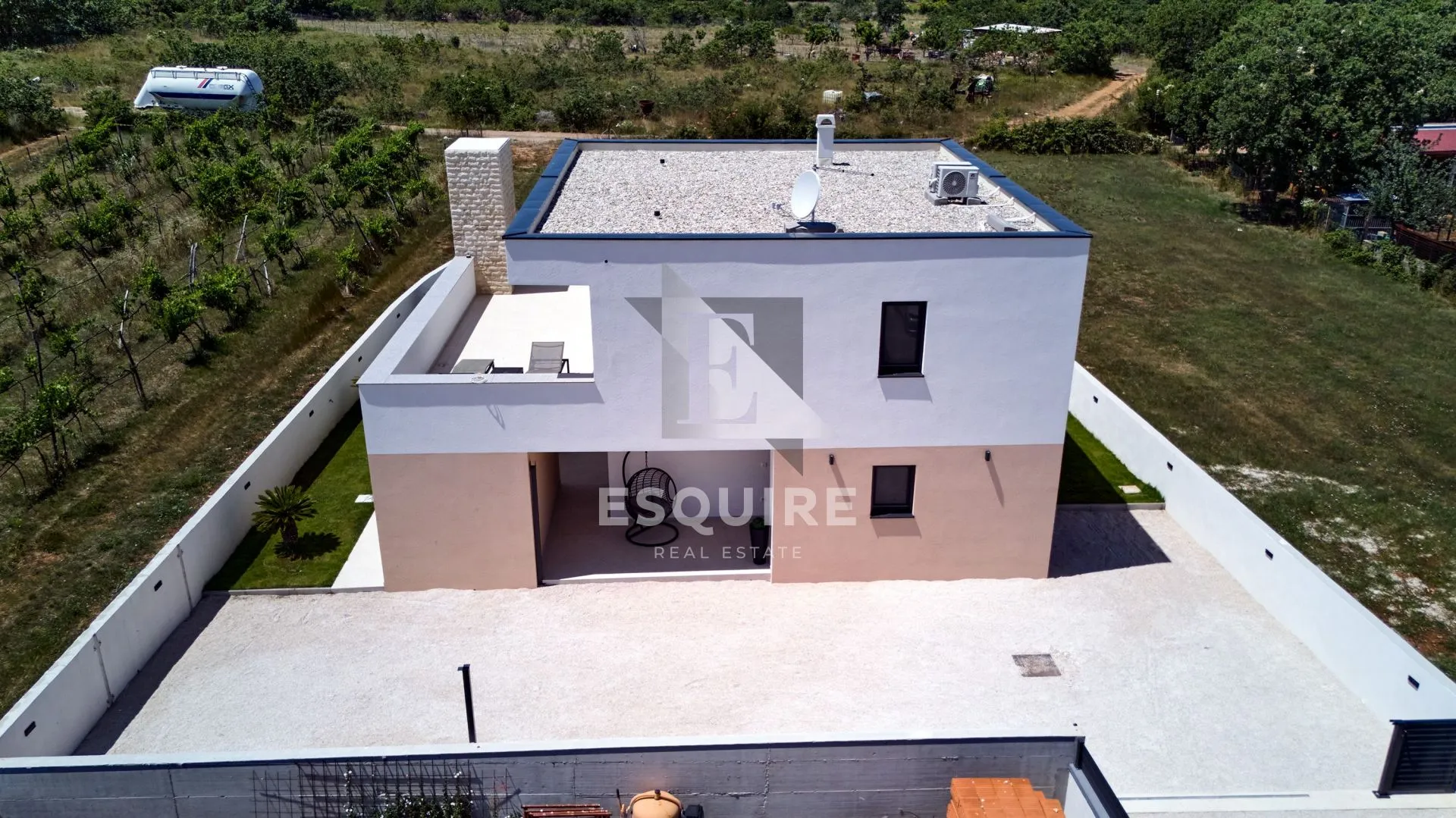 nin - žerava - moderna trosobna vila s bazenom - 188m2 - slika 8