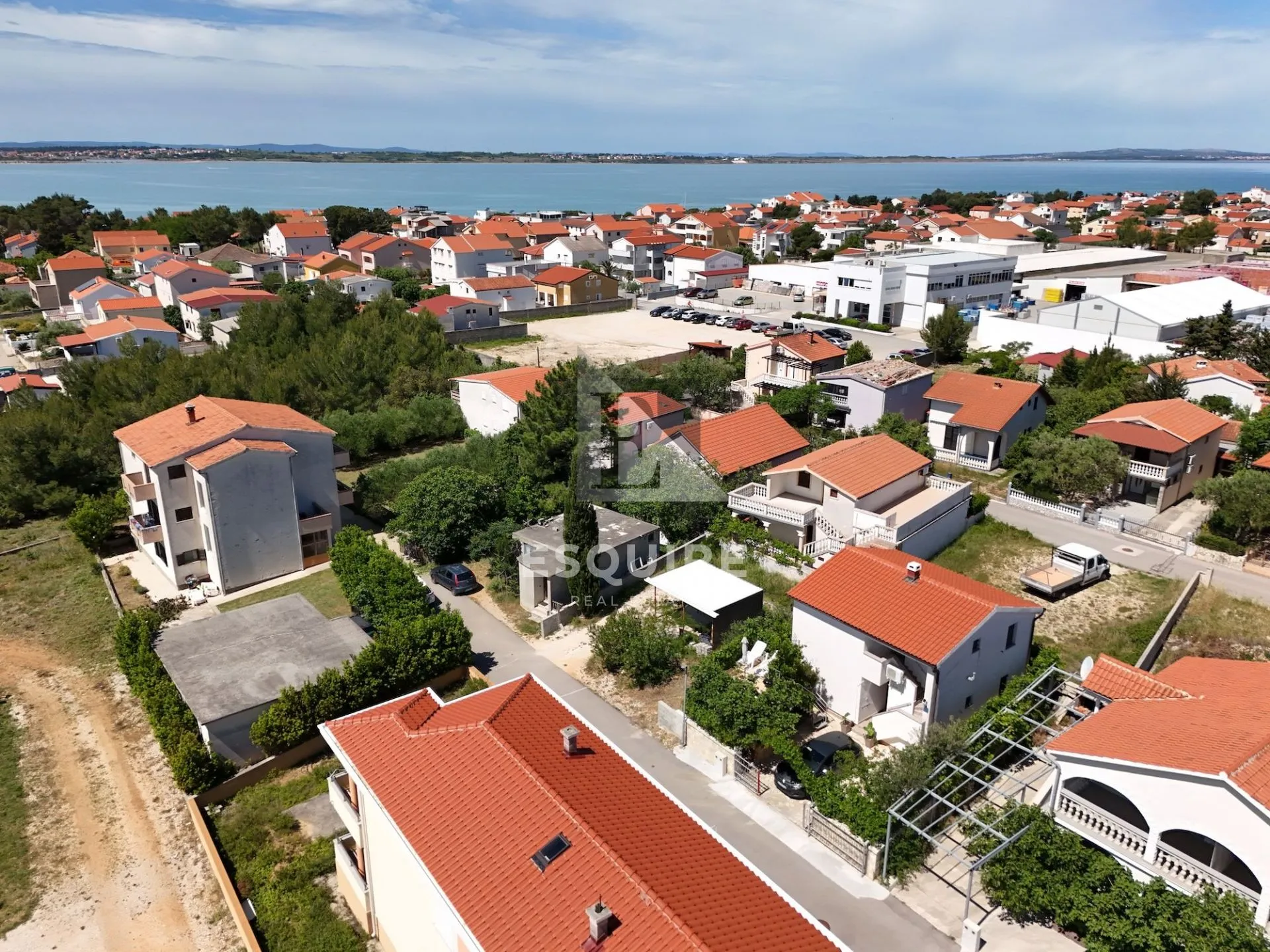 vrsi - samostojeća katnica sa dvije stambene jedinice - 250m2 - slika 40