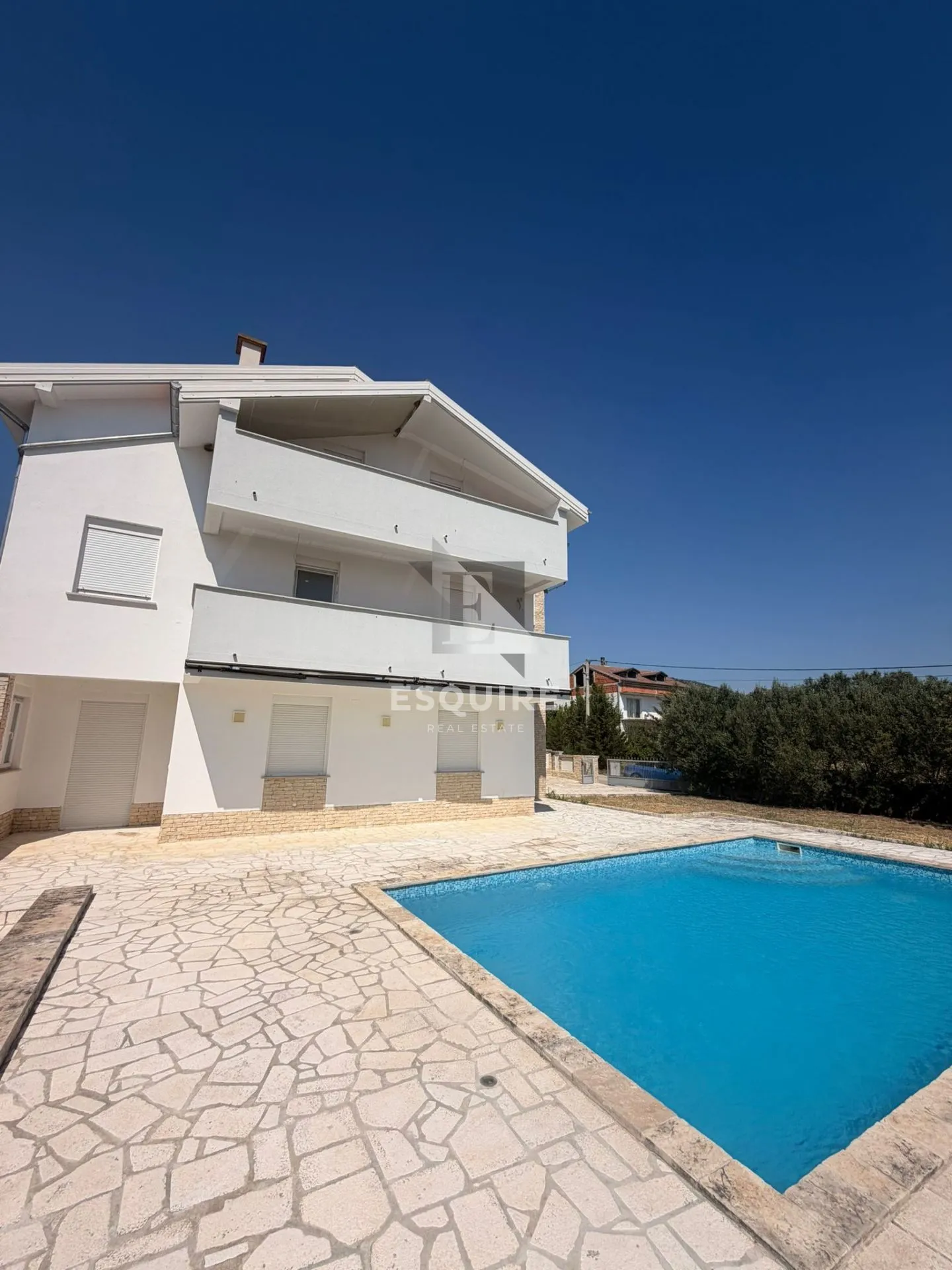 donja jagodnja - apartmanska kuća s bazenom - 540m2 - slika 9