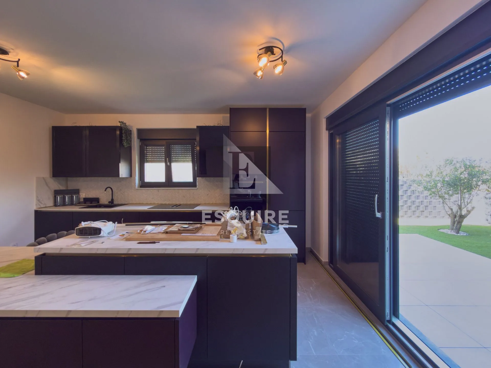 zadar - diklovac - trosoban namješten stan s vrtom i krovnom terasom - 141m2 - slika 3