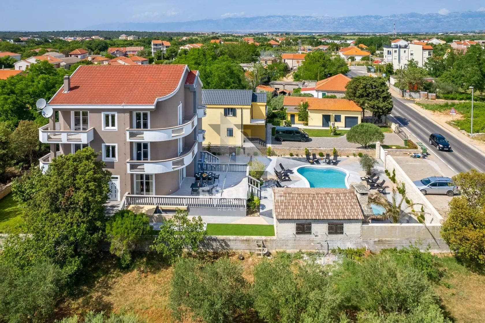 zaton - luksuzna vila s bazenom, 8 spavaćih soba - 385m2 - slika 42