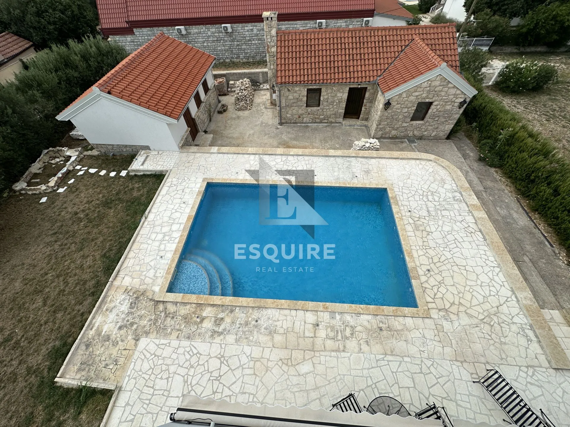 donja jagodnja - apartmanska kuća s bazenom - 540m2 - slika 45