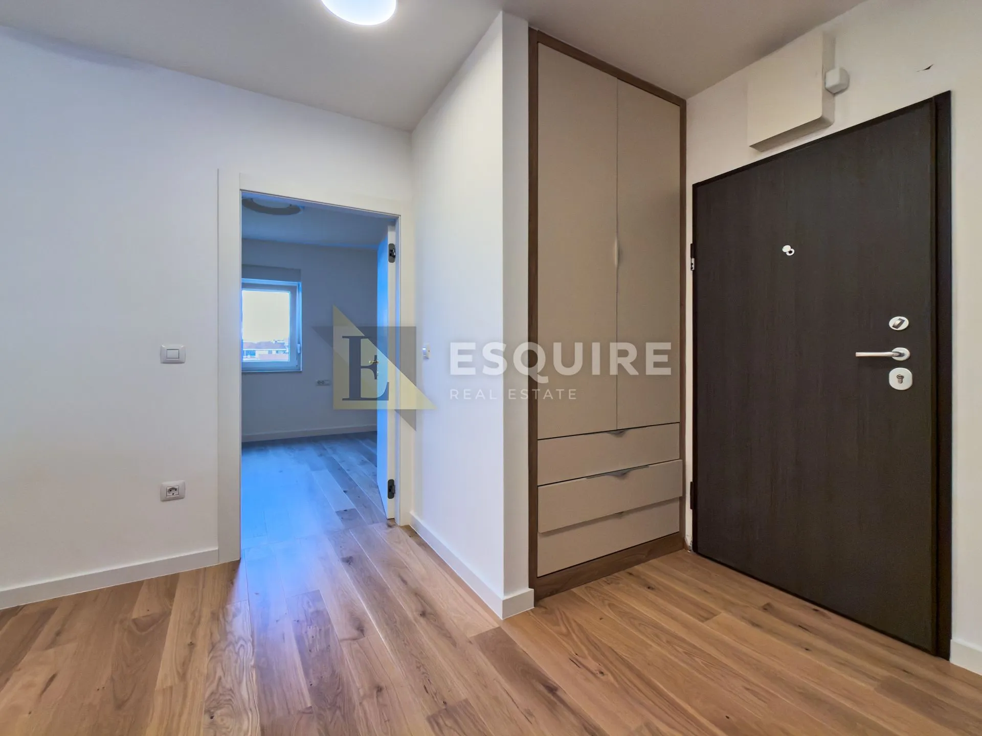 bili brig - potpuno renoviran dvosoban stan - 75m2 - slika 5