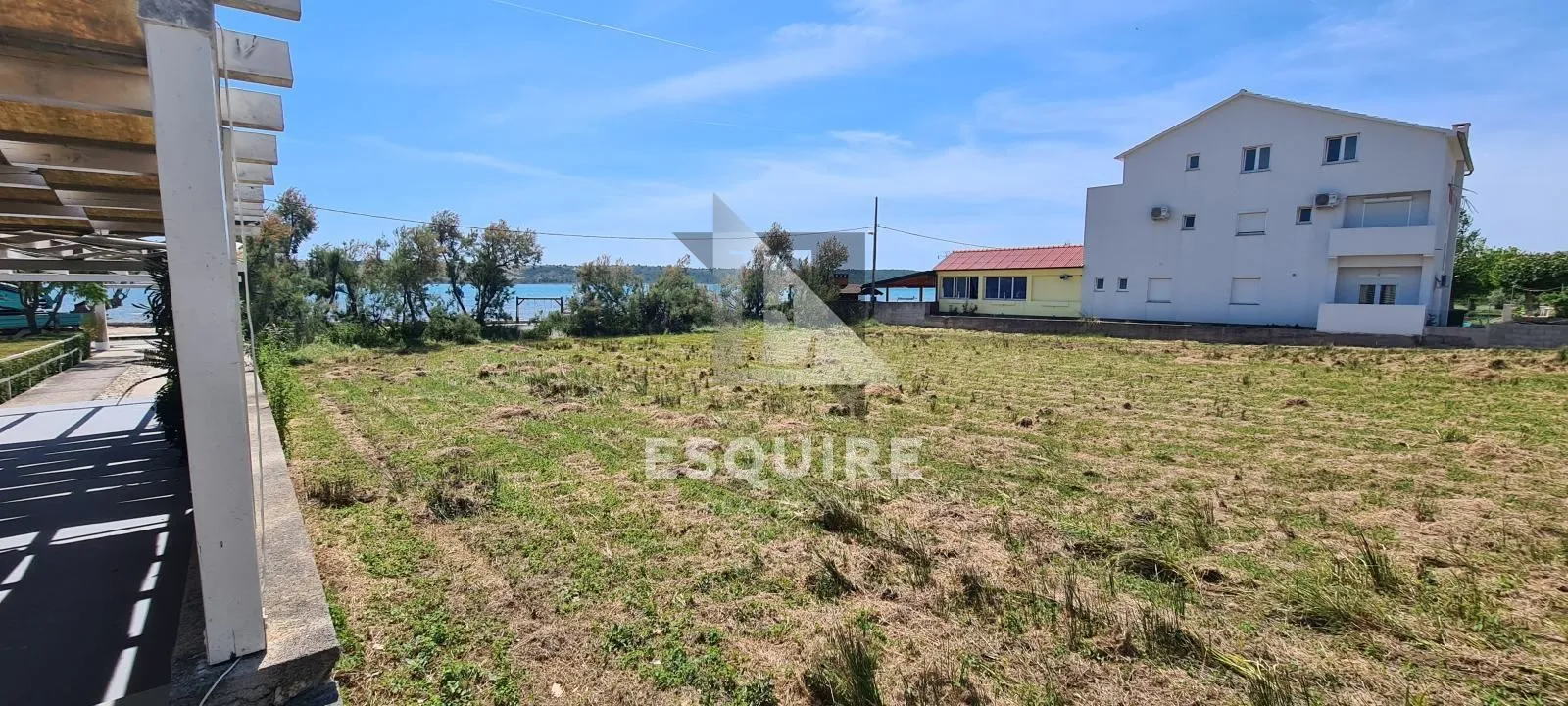 ljubač - atraktivno zemljište 1. red do mora - 1500m2 - slika 3