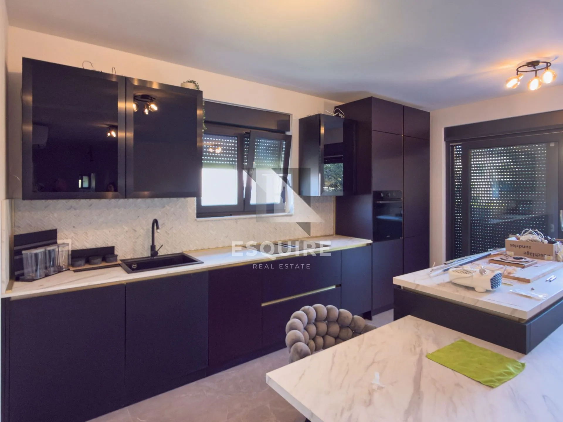 zadar - diklovac - trosoban namješten stan s vrtom i krovnom terasom - 141m2 - slika 9