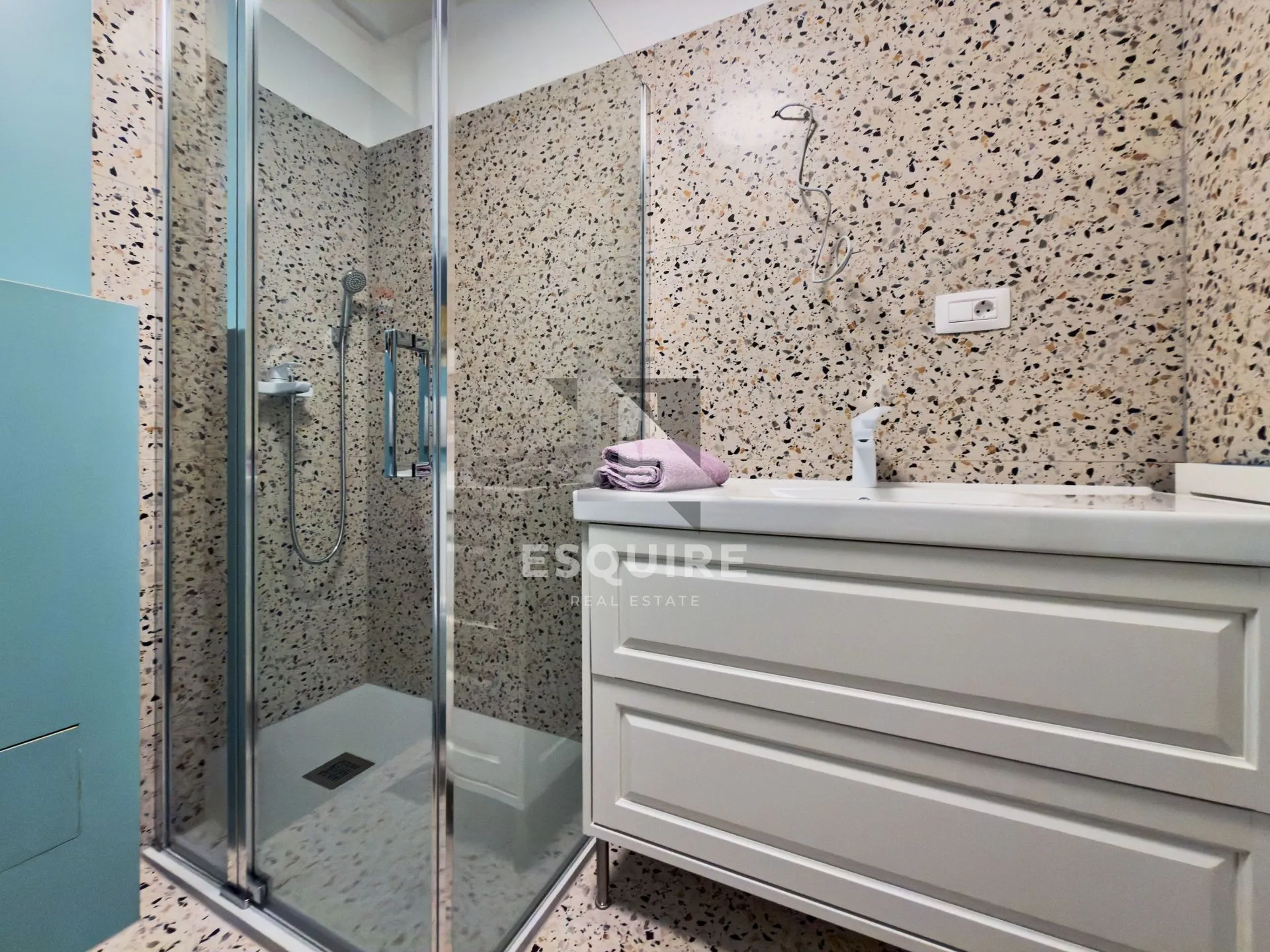bili brig - potpuno renoviran dvosoban stan - 75m2 - slika 12