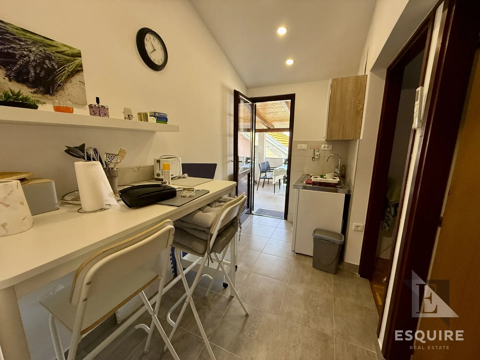 privlaka – škrapavac, namještena kuća s tri stana, 500 m od mora - slika 22