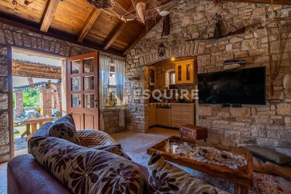 posedarje - vila s bazenom uz more- 2.redo od mora - slika 21