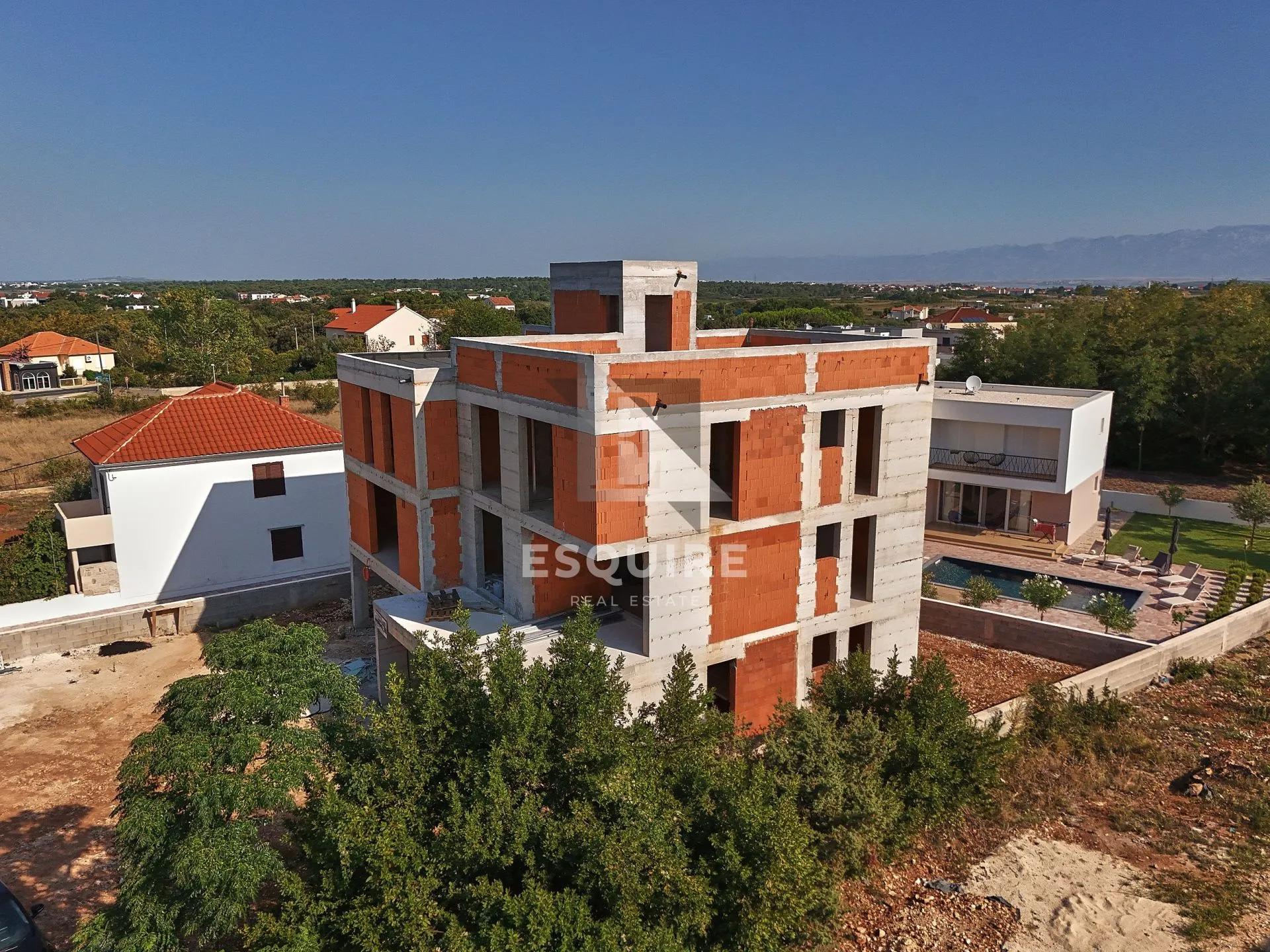 zaton – prostrani apartman s vrtom i terasom u mirnom okruženju!! - slika 3