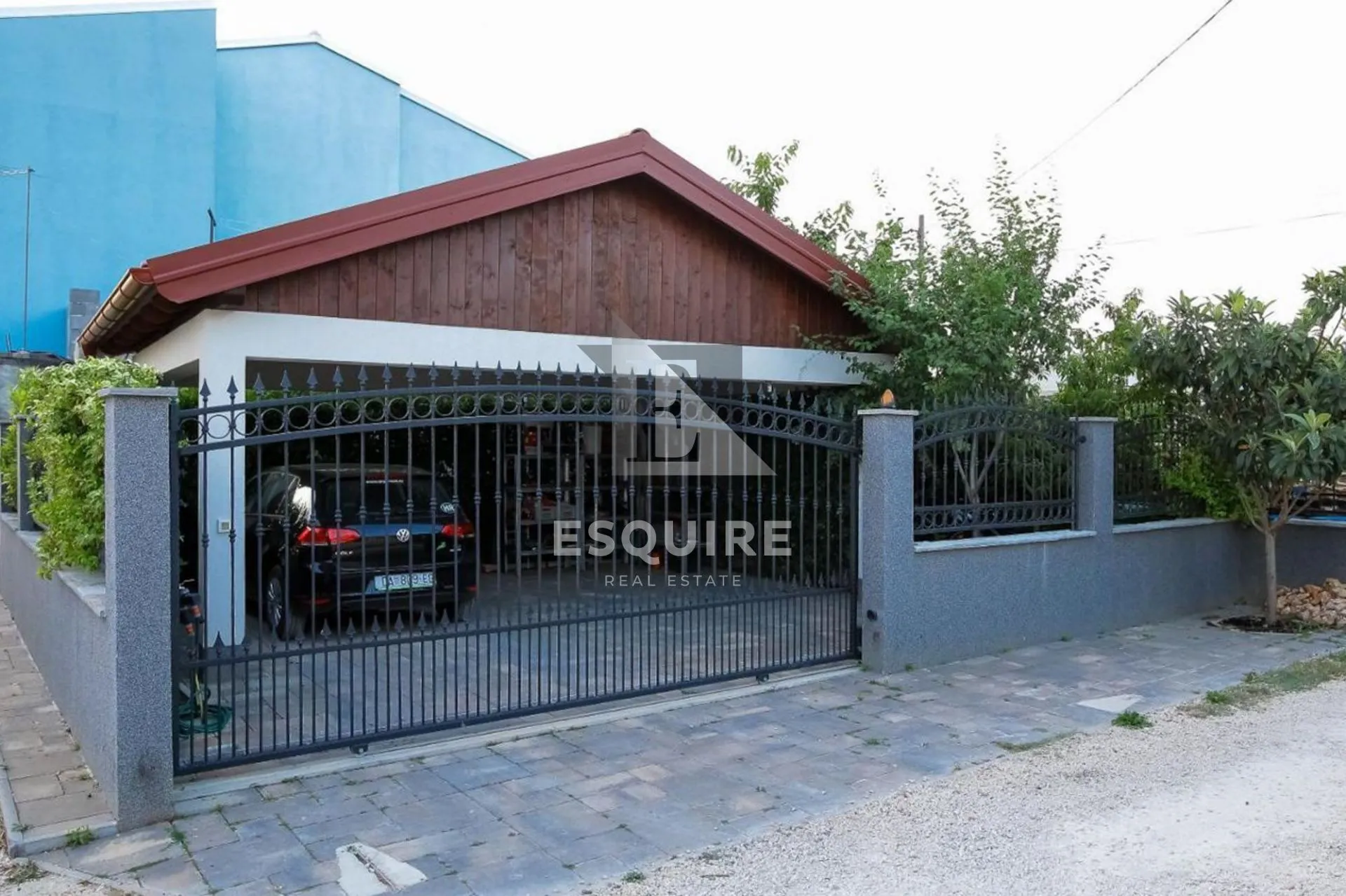 sukošan - kuća sa tri stana ukupne stambene površine - 345m2 - slika 35