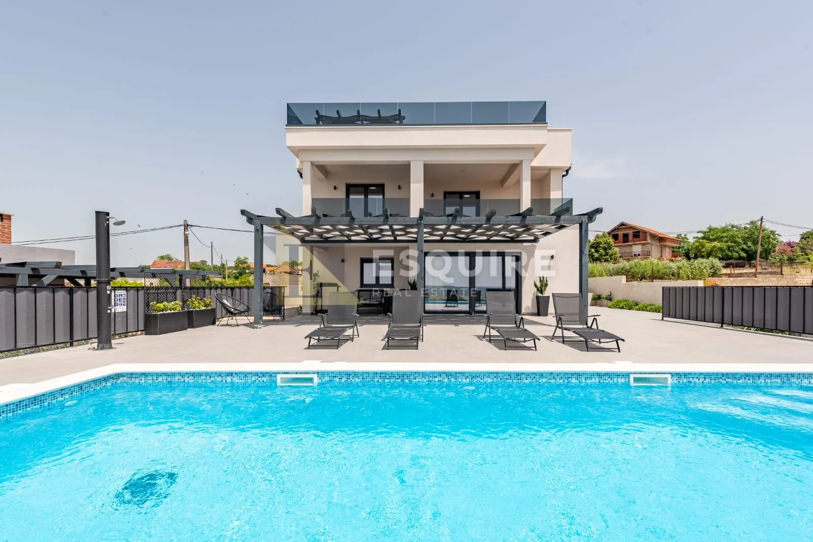 TINJ - LUKSUZNA VILLA s velikom okucnicom - Tinj, Benkovac